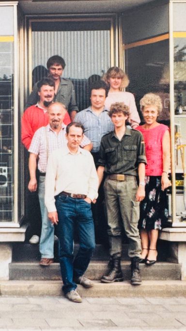 Belegschaft von Elektro Fischell in früheren Jahren